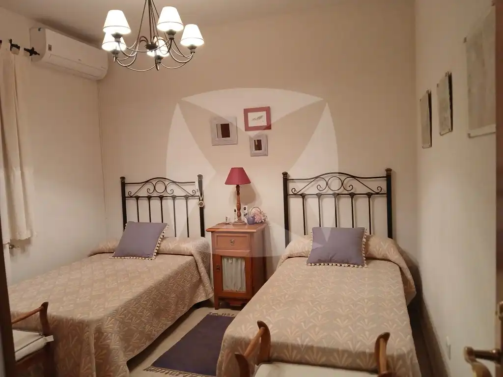 Bedroom of Houses for sale in Cáceres  with Air Conditioner