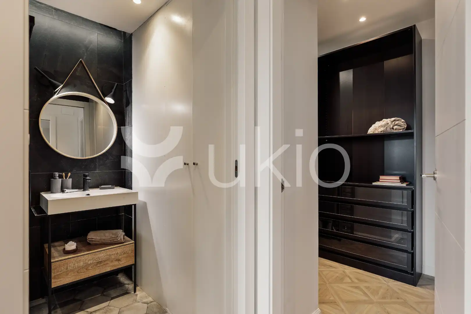 Bany de Apartament de lloguer en Barcelona amb Aire condicionat, Calefacció i Moblat