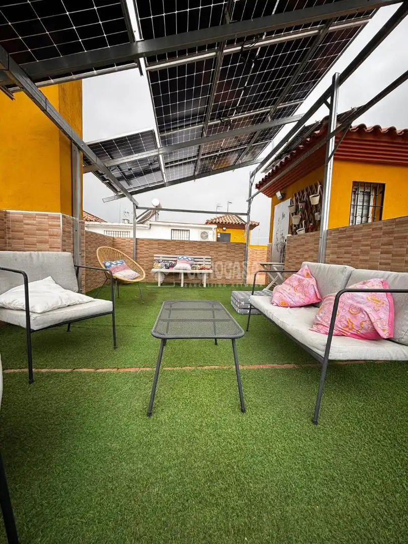Terrace of Detached homes for sale in Sevilla  with Air Conditioner