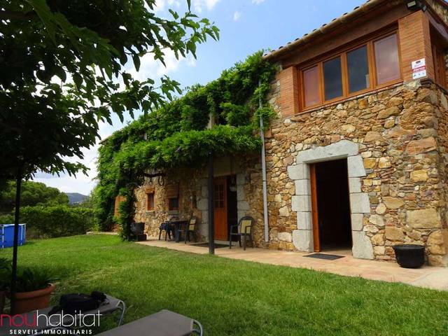 Casa-chalet en Venta en Poble