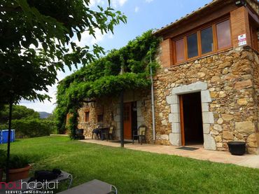 Casa amb jardí en venda a Poble