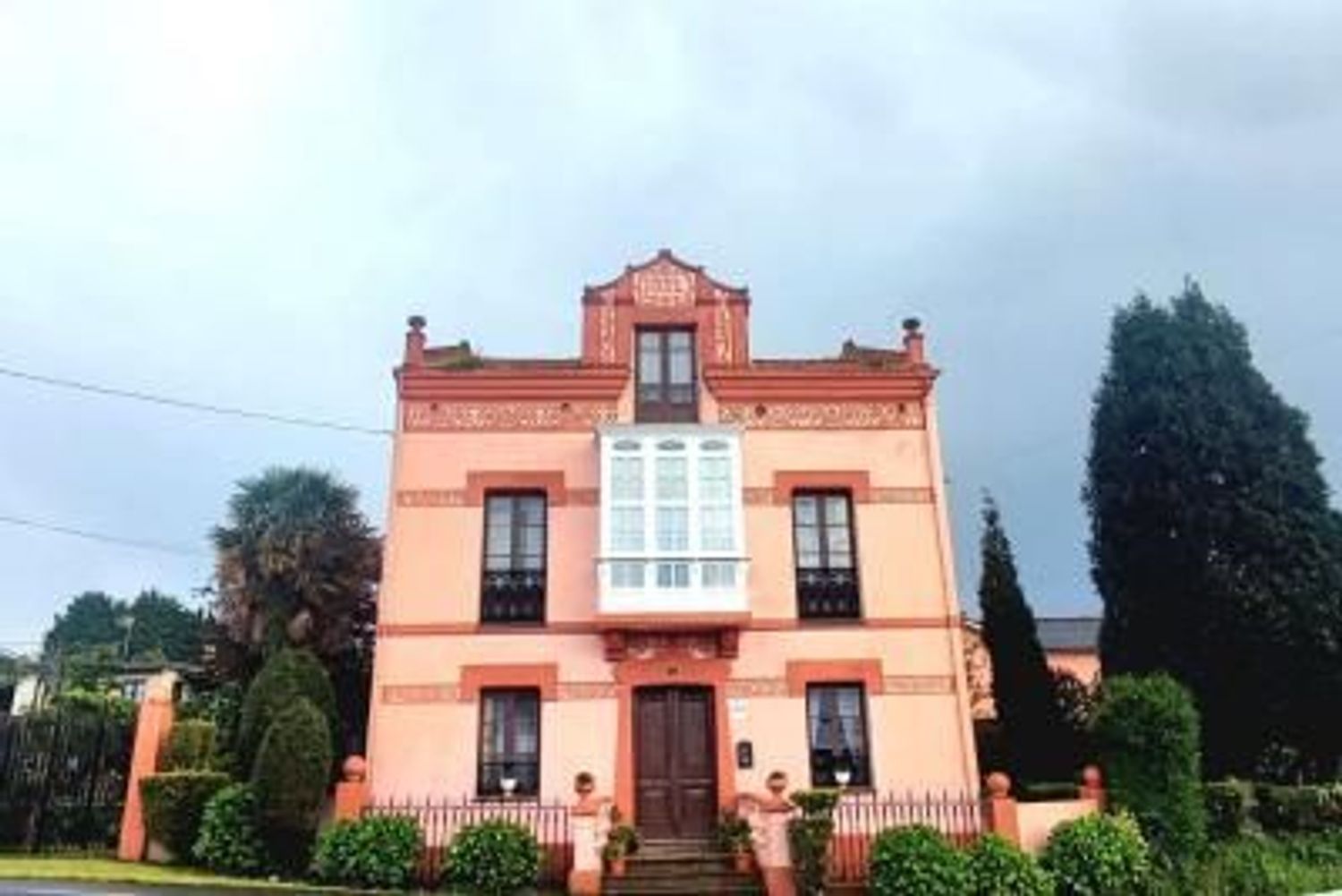 Vista exterior de Casa o xalet en venda en Tapia de Casariego amb Jardí privat i Traster