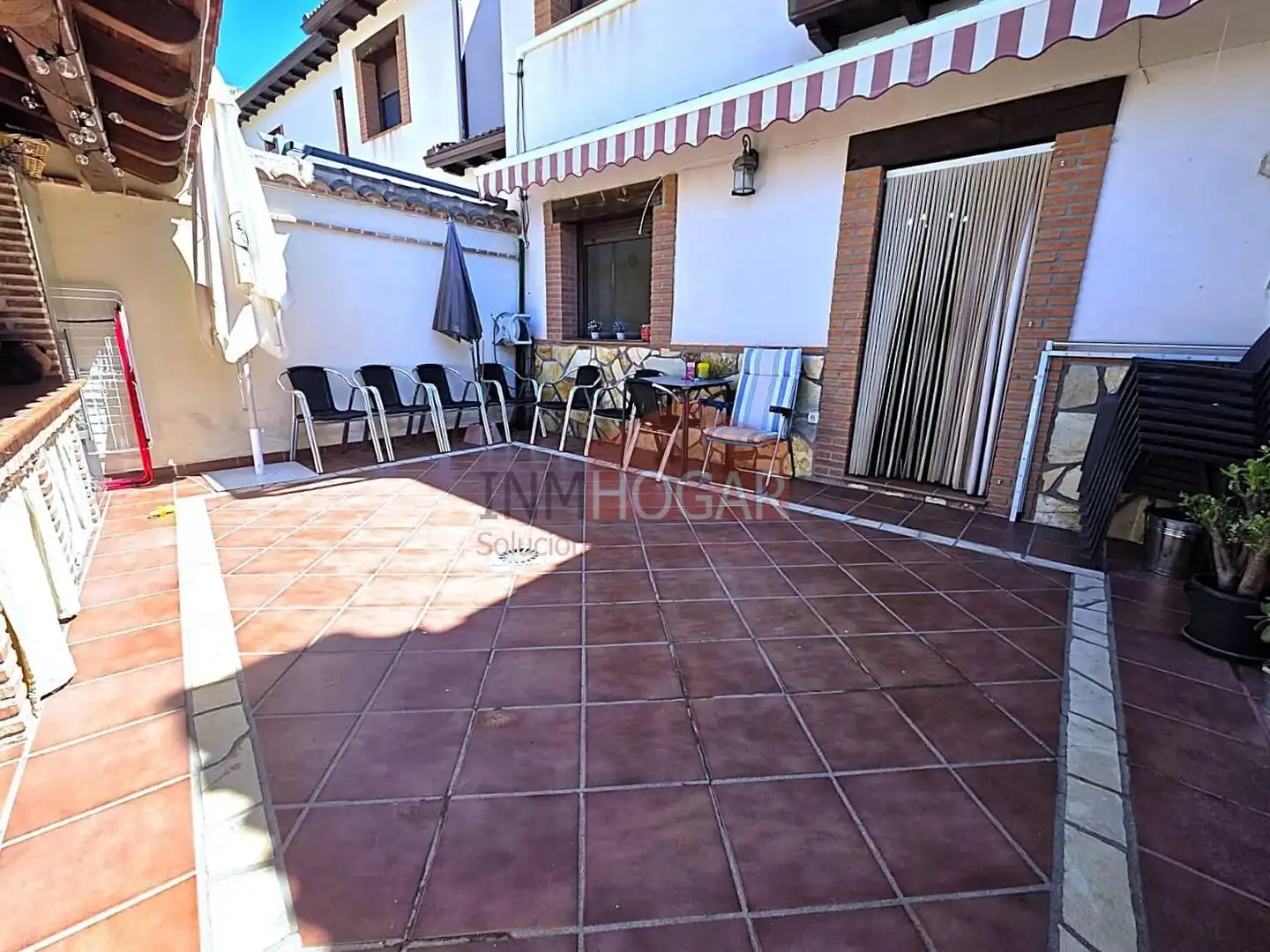 Terrassa de Casa adosada en venda en Navalmoral amb Aire condicionat, Calefacció i Moblat
