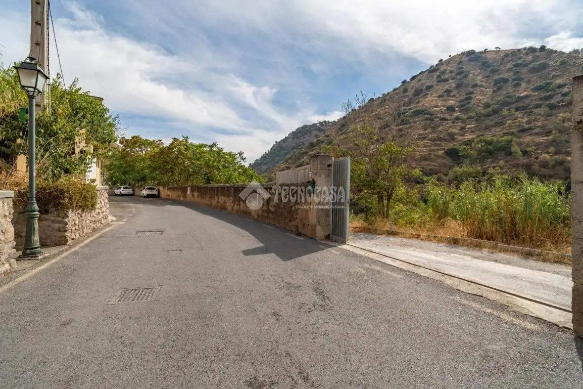 Vista exterior de Terreno industrial en venta en Albaicín