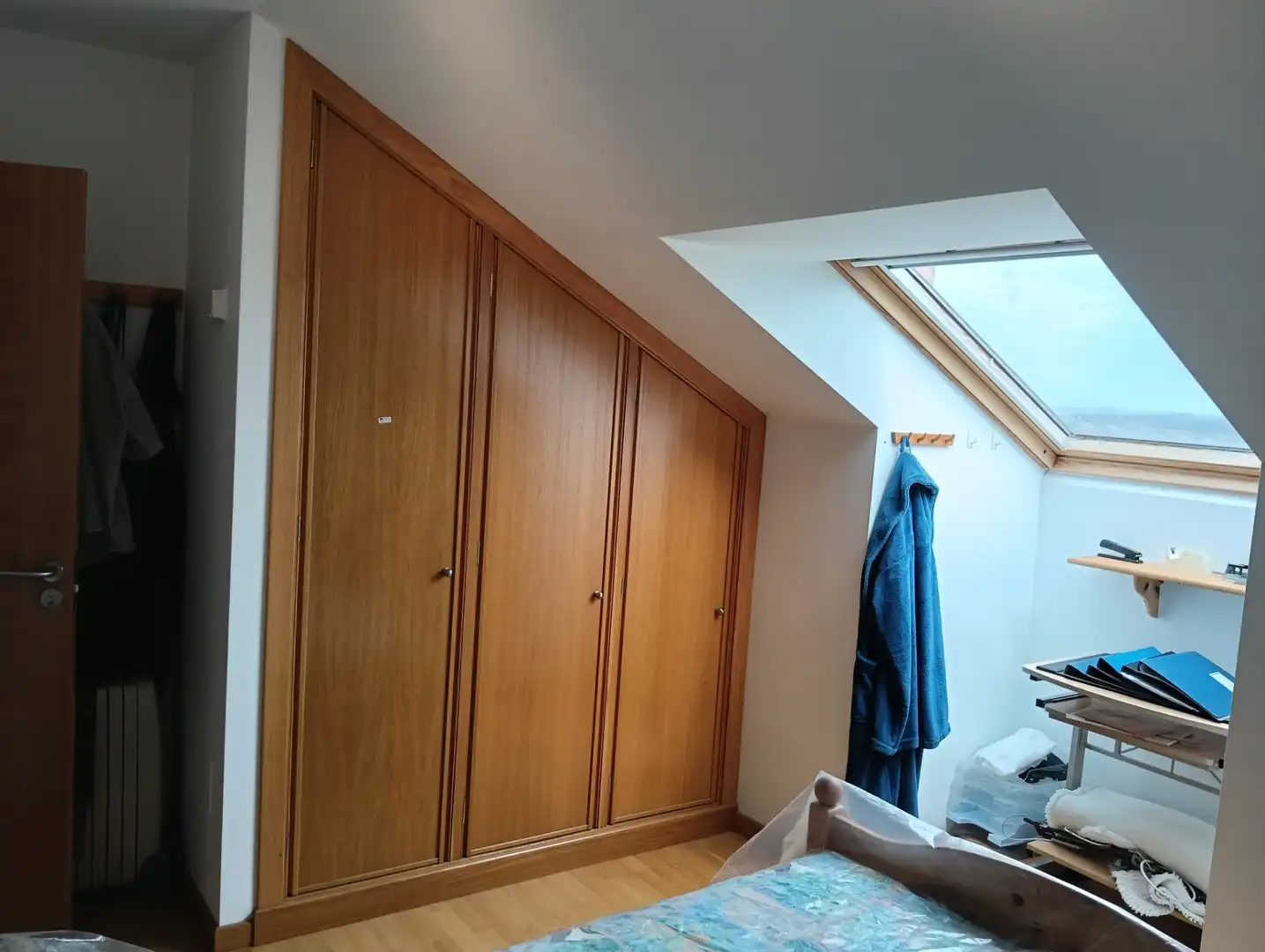 Schlafzimmer von Dachboden zum Verkauf in Oza dos Ríos mit Abstellraum
