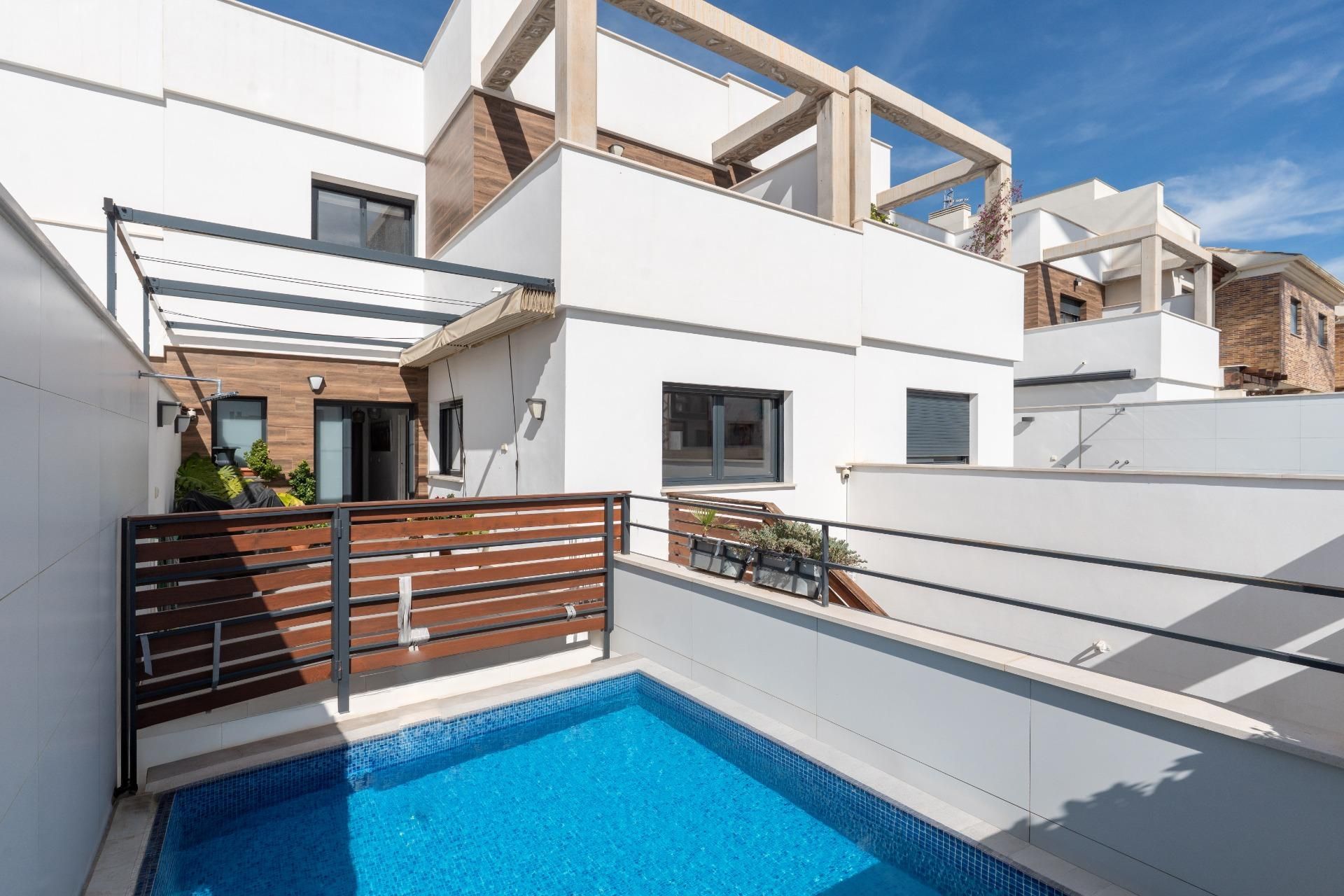 Piscina de Casa o chalet en venta en Motril con Aire acondicionado, Terraza y Trastero