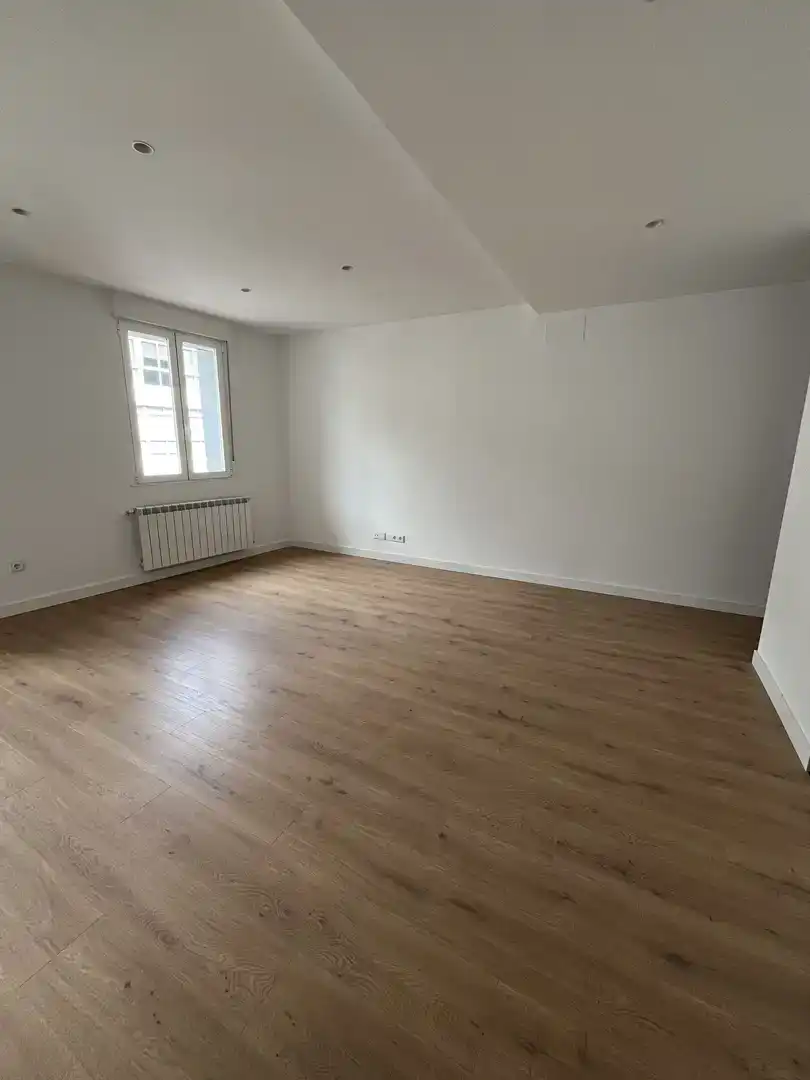 Sala de estar de Piso en venta en Ourense Capital  con Parquet y Balcón