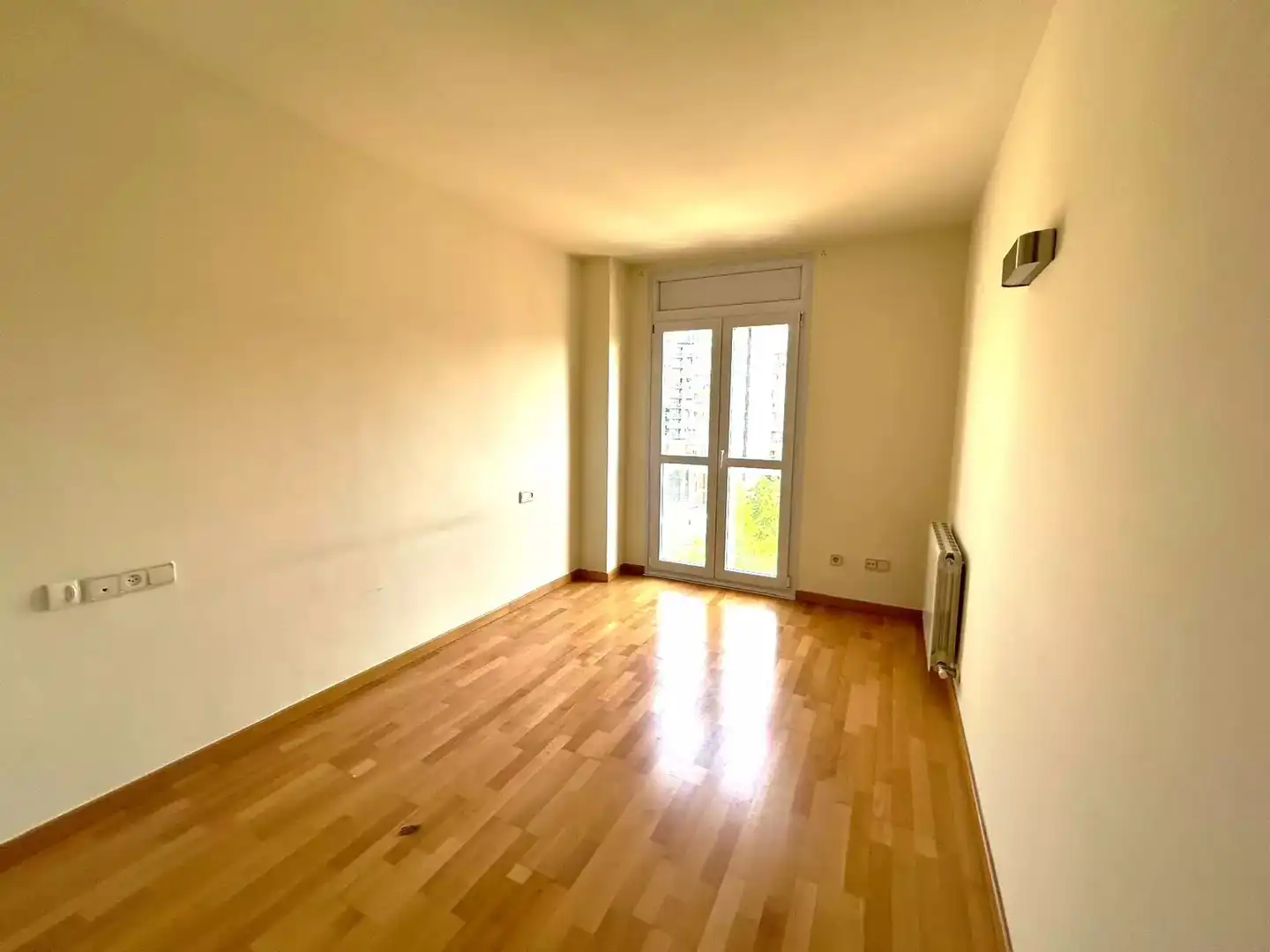 Schlafzimmer von Wohnung zur Miete in Girona mit Klimaanlage, Heizung und Parkett
