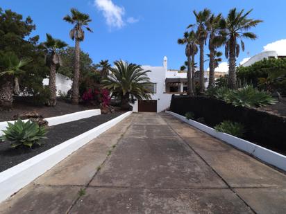 Vista exterior de Casa o xalet en venda en Teguise amb Jardí privat, Terrassa i Traster