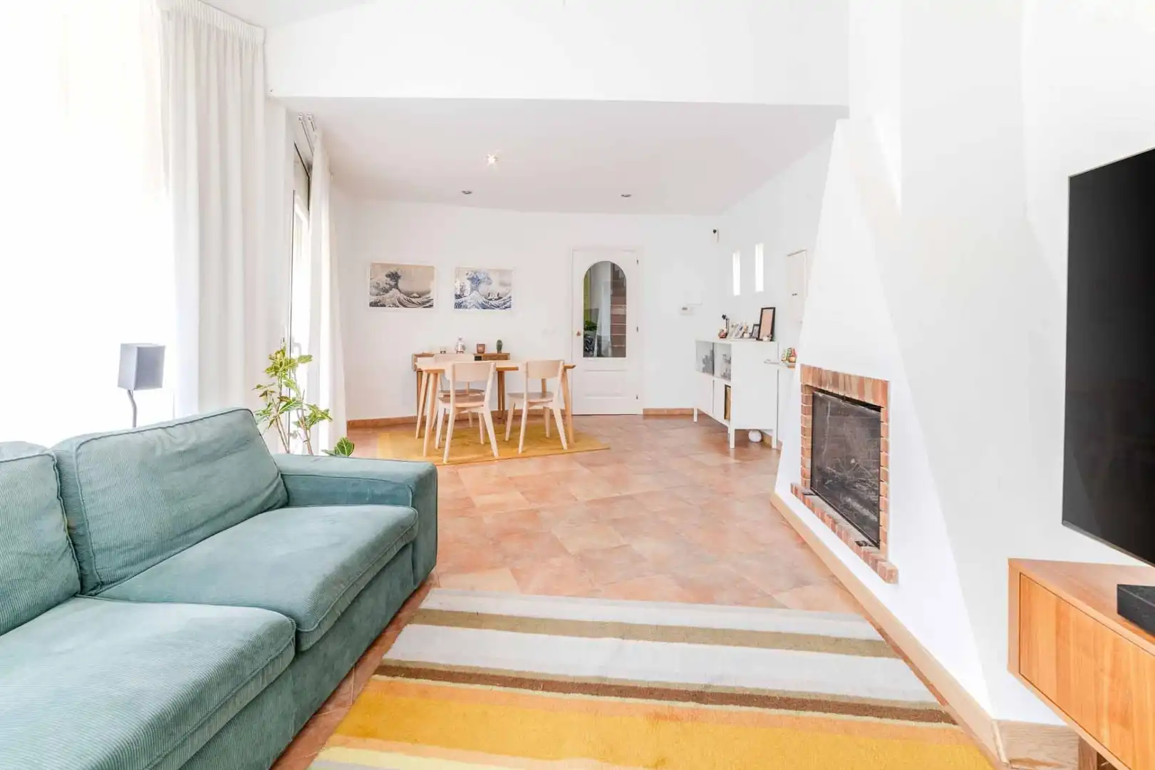 Sala d'estar de Casa o xalet en venda en Olivella amb Calefacció, Jardí privat i Piscina