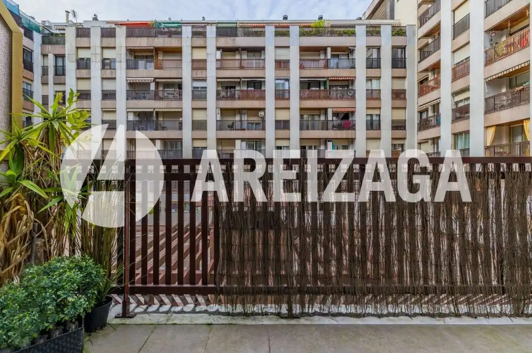 Vista exterior de Piso en venta en Donostia - San Sebastián  con Calefacción, Terraza y Balcón