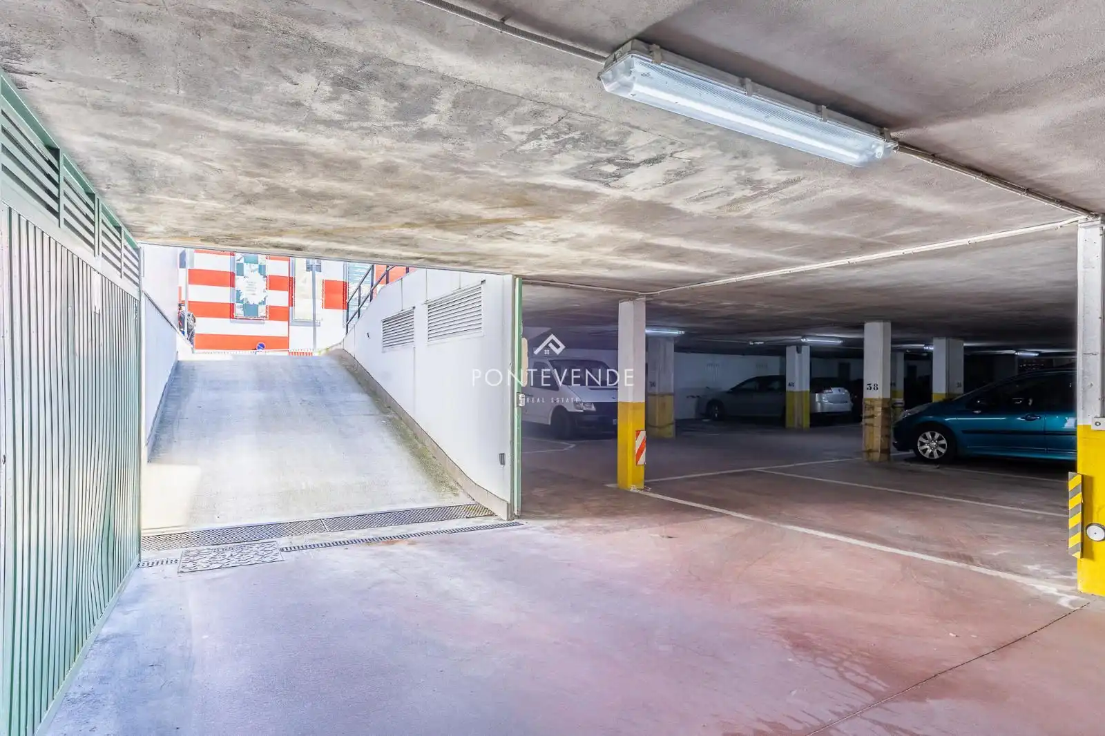 Parkplatz von Wohnung zum Verkauf in Vilagarcía de Arousa mit Heizung