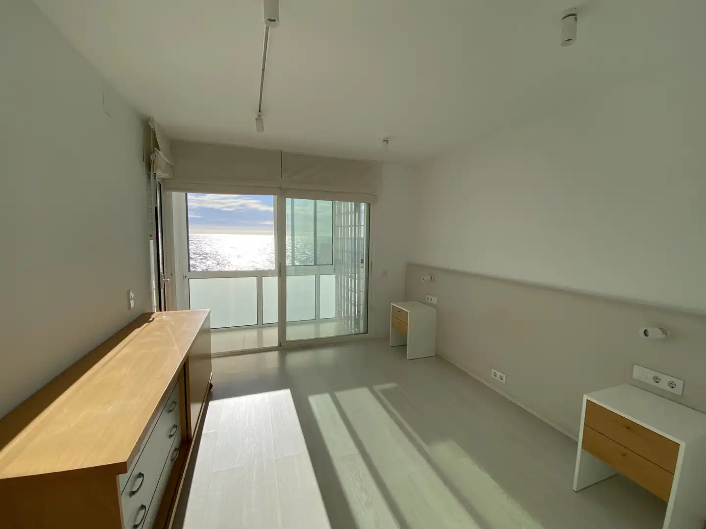 Schlafzimmer von Erdgeschoss zum Verkauf in Sant Pol de Mar mit Klimaanlage, Heizung und Terrasse