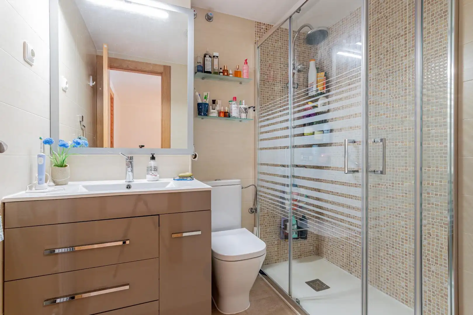 Baño de Casa adosada en venta en Tres Cantos con Calefacción, Jardín privado y Terraza