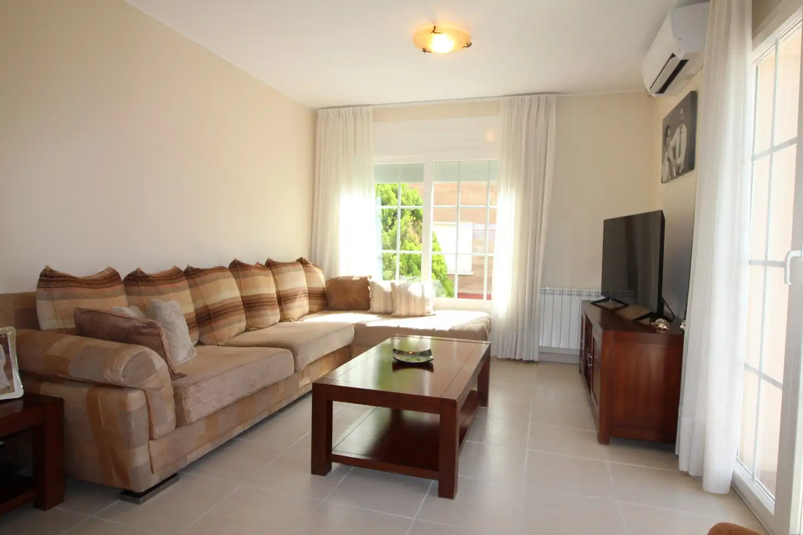 Living room of Houses for sale in Figueres  with Heating