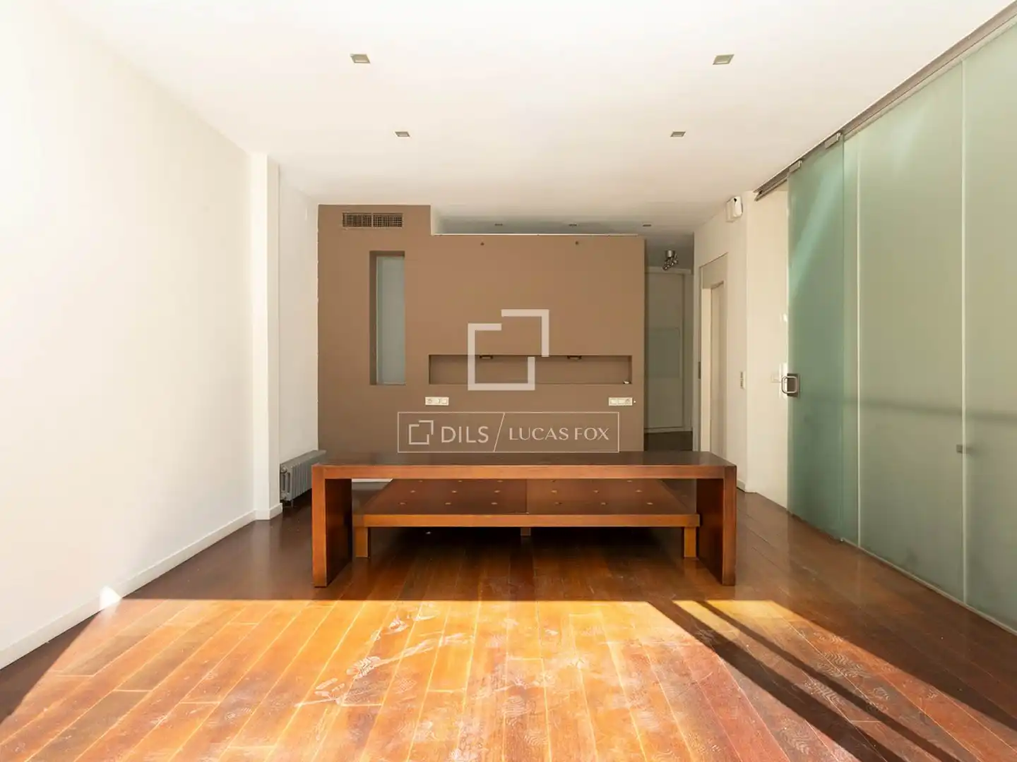 Living room of Houses for sale in Barcelona  with Air Conditioner, Terrace and Storage room