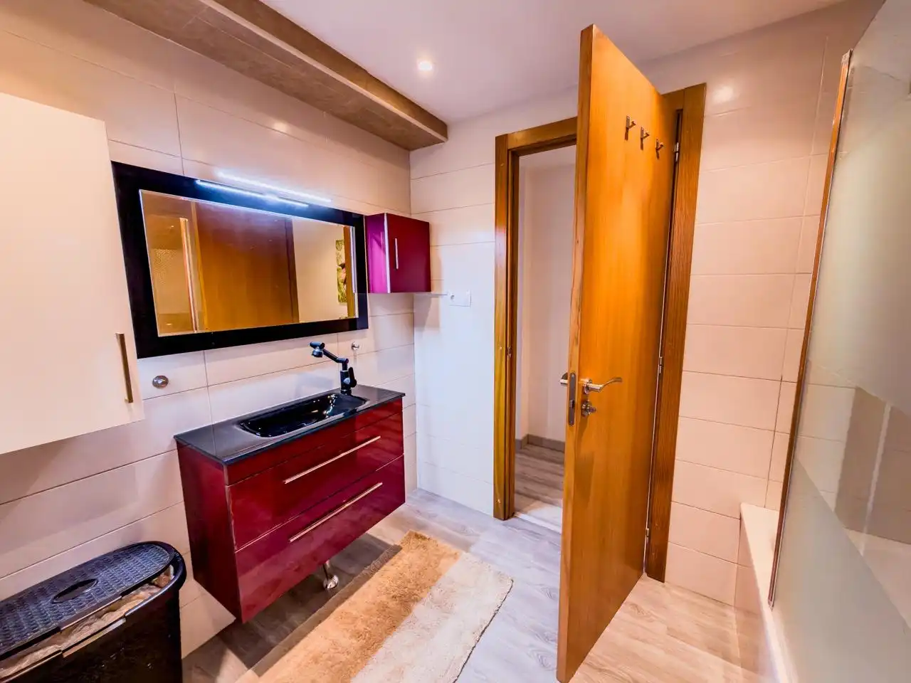 Bathroom of Flat for sale in Canals  with Air Conditioner and Balcony