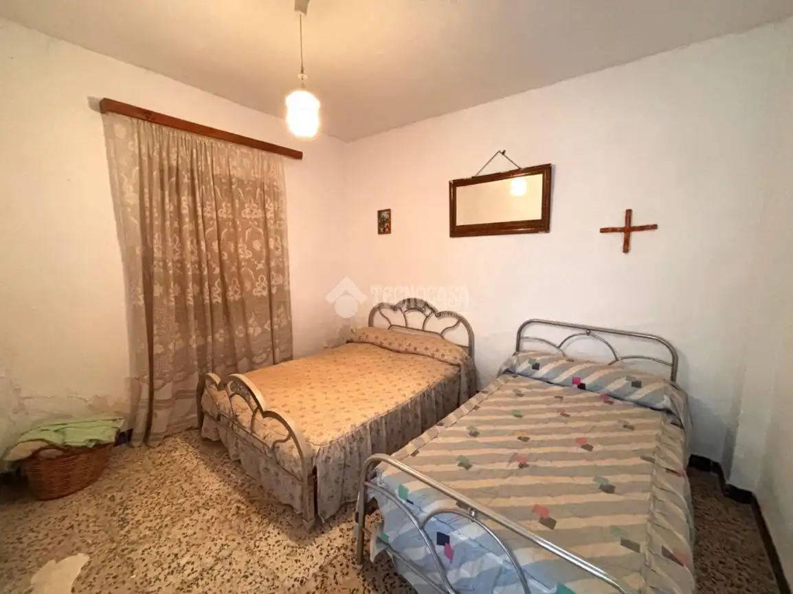 Dormitori de Casa o xalet en venda en Jódar