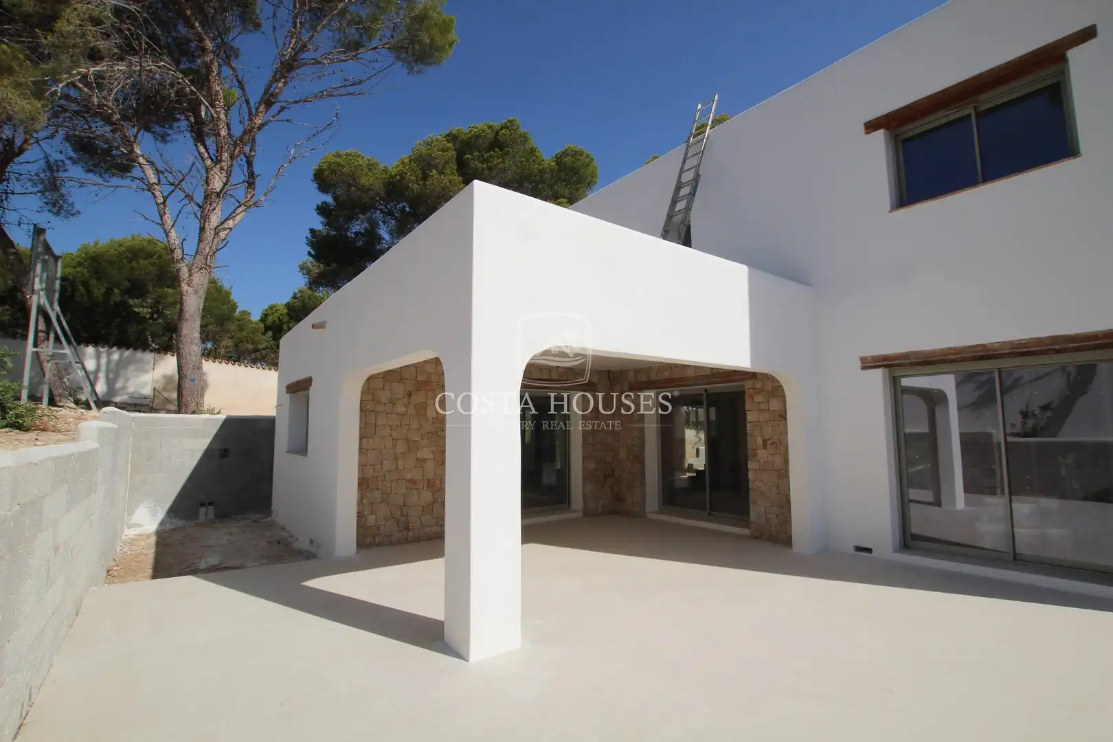 Vista exterior de Casa o xalet en venda en Moraira amb Aire condicionat, Jardí privat i Terrassa