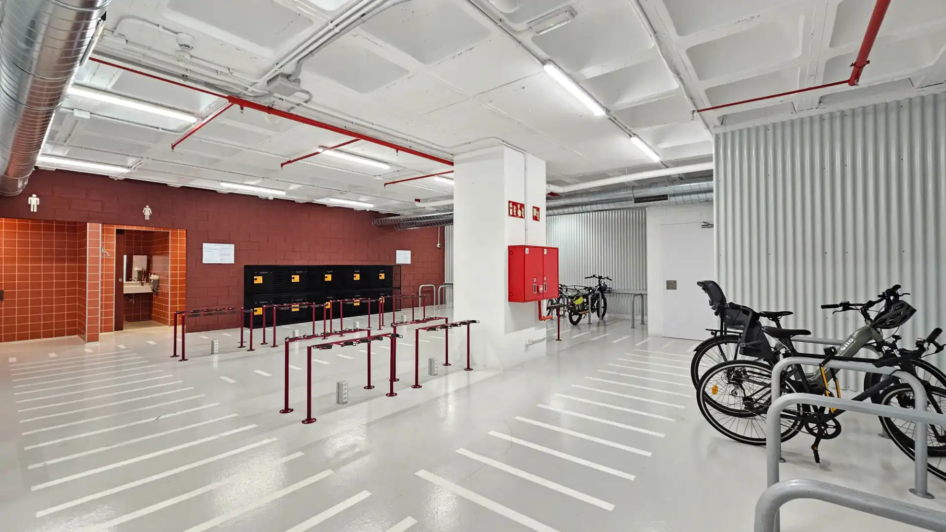Büro zur Miete in Barcelona mit Klimaanlage, Heizung und Alarm