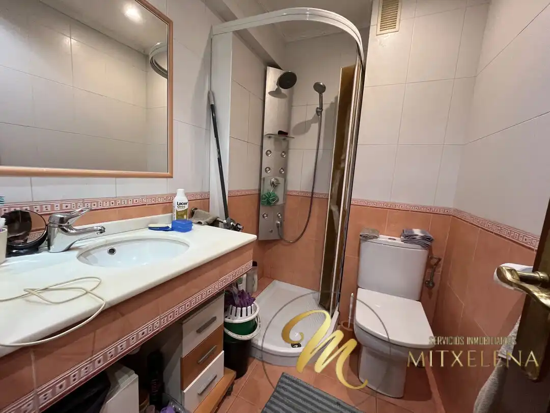Baño de Piso en venta en Sopela con Calefacción