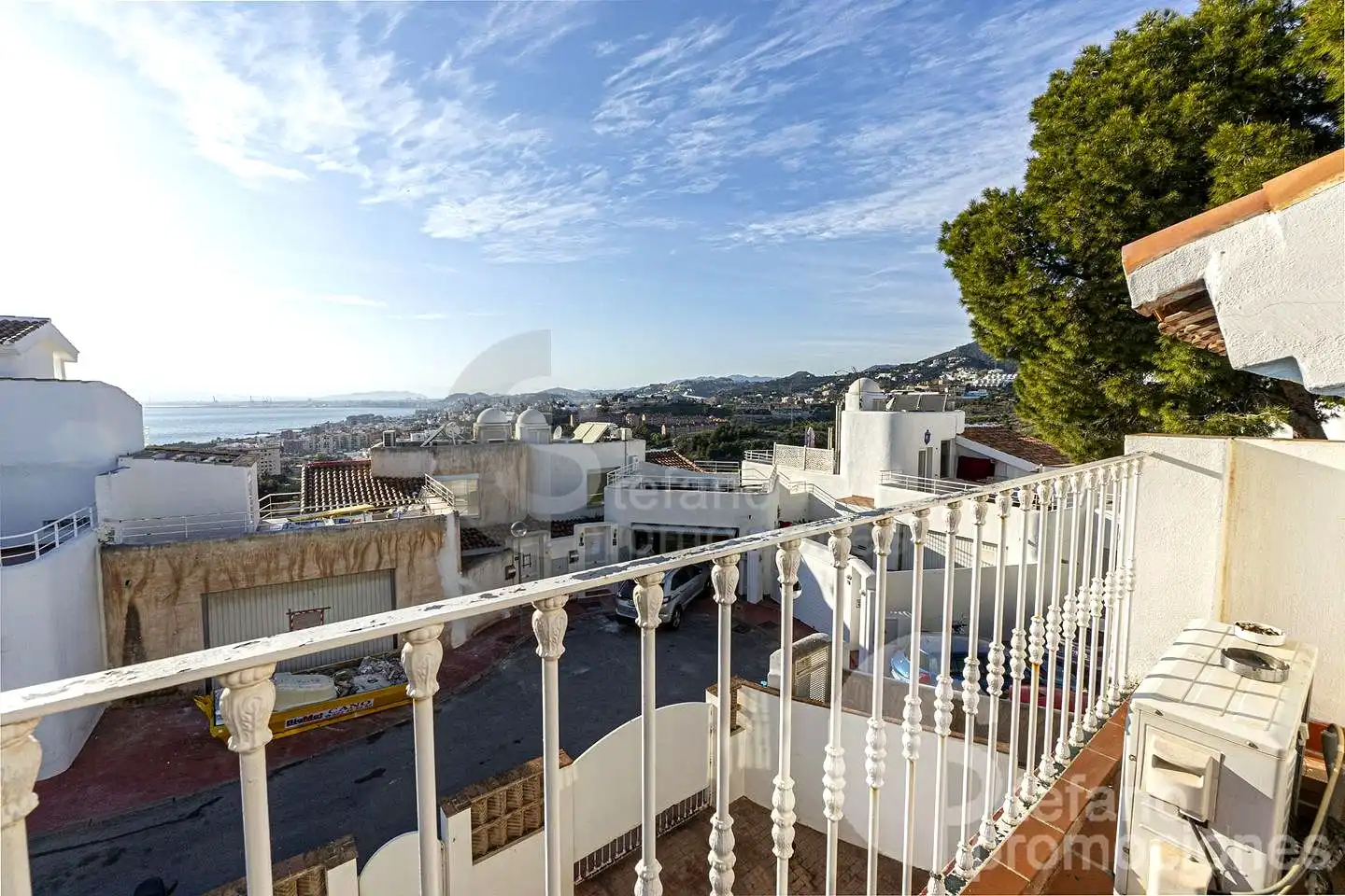 Vista exterior de Casa adosada en venda en Málaga amb Aire condicionat, Calefacció i Jardí privat