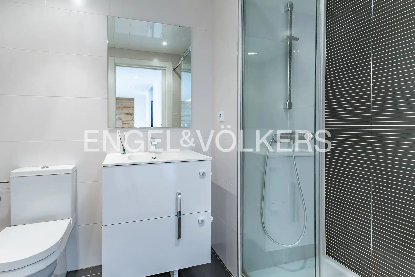 Baño de Piso en venta en Barcelona con Calefacción