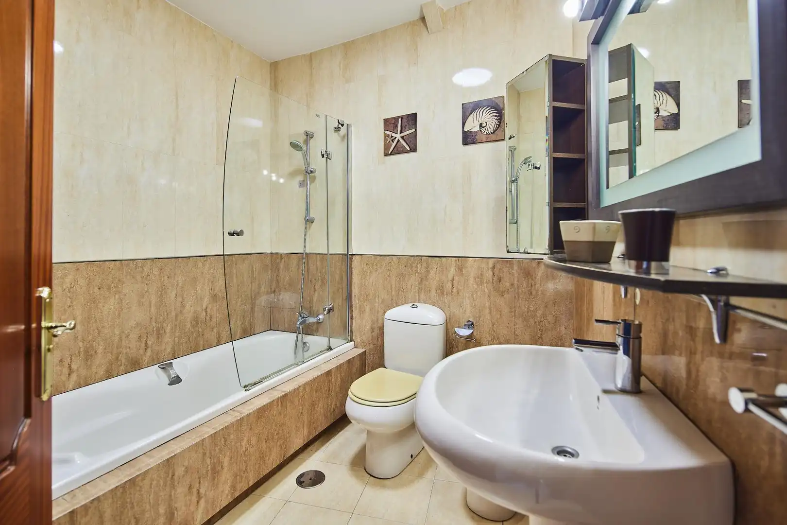 Badezimmer von Wohnung zum Verkauf in Cádiz mit Klimaanlage, Abstellraum und Balkon