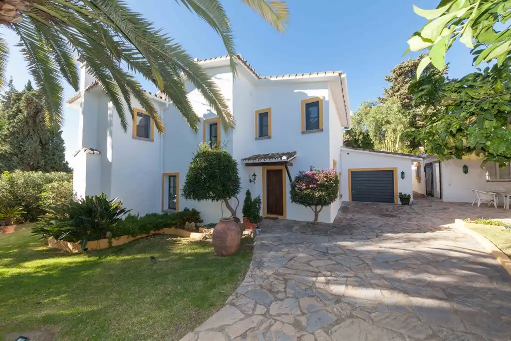 Villa mit Pool zur Miete in San Pedro de Alcántara