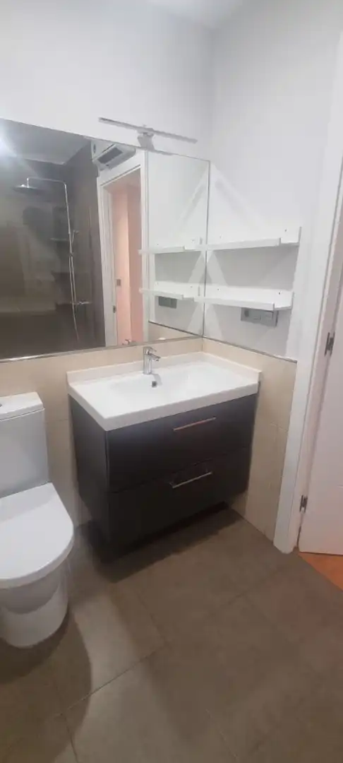 Bany de Pis de lloguer en Vigo  amb Aire condicionat, Calefacció i Parquet