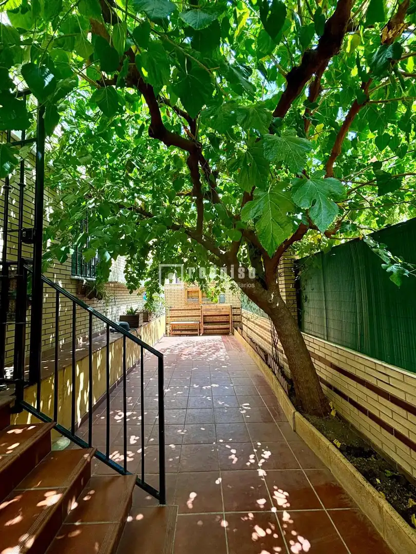 Jardí de Pis en venda en Granada amb Aire condicionat, Calefacció i Terrassa