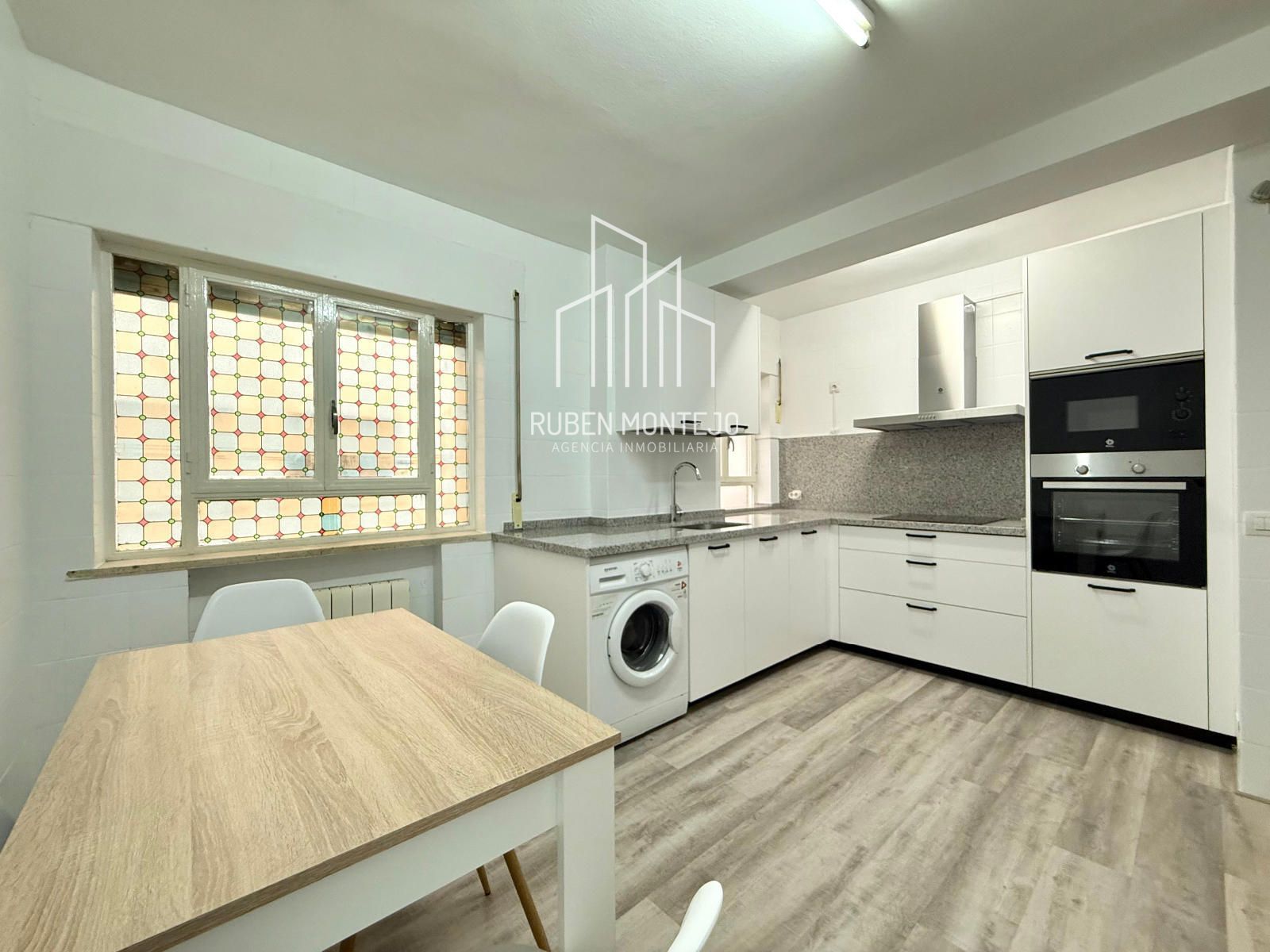 Cocina de Piso de alquiler en Salamanca Capital con Calefacción, Terraza y Amueblado