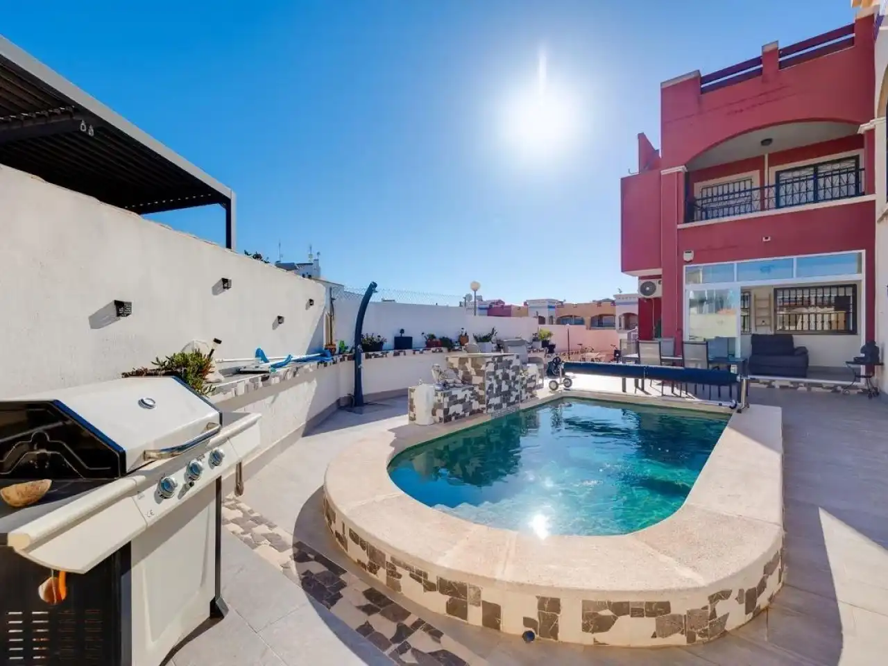Piscina de Casa o xalet en venda en Orihuela amb Aire condicionat, Calefacció i Jardí privat