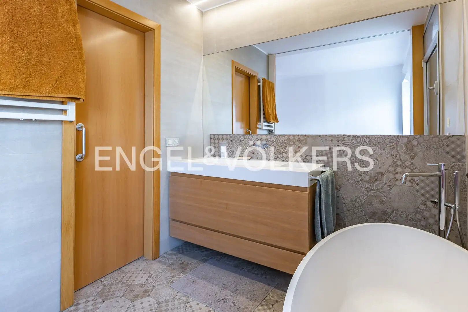 Bathroom of Houses for sale in Barcelona  with Air Conditioner, Heating and Private garden