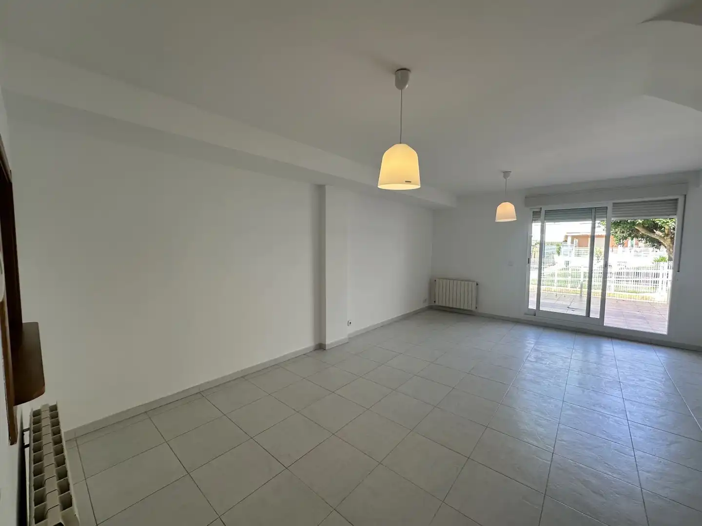 Sala d'estar de Casa adosada de lloguer en Almenara amb Calefacció, Terrassa i Balcó