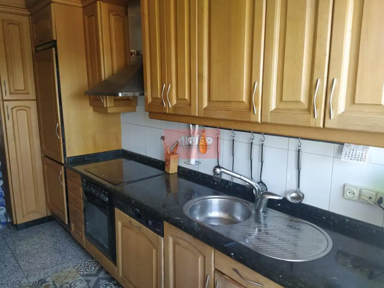 Cuina de Dúplex en venda en Ourense Capital  amb Calefacció, Parquet i Moblat