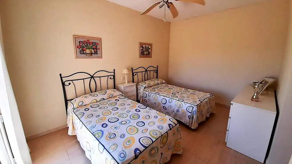 Habitación de Casa adosada en venta en Villalgordo del Júcar con Calefacción y Terraza