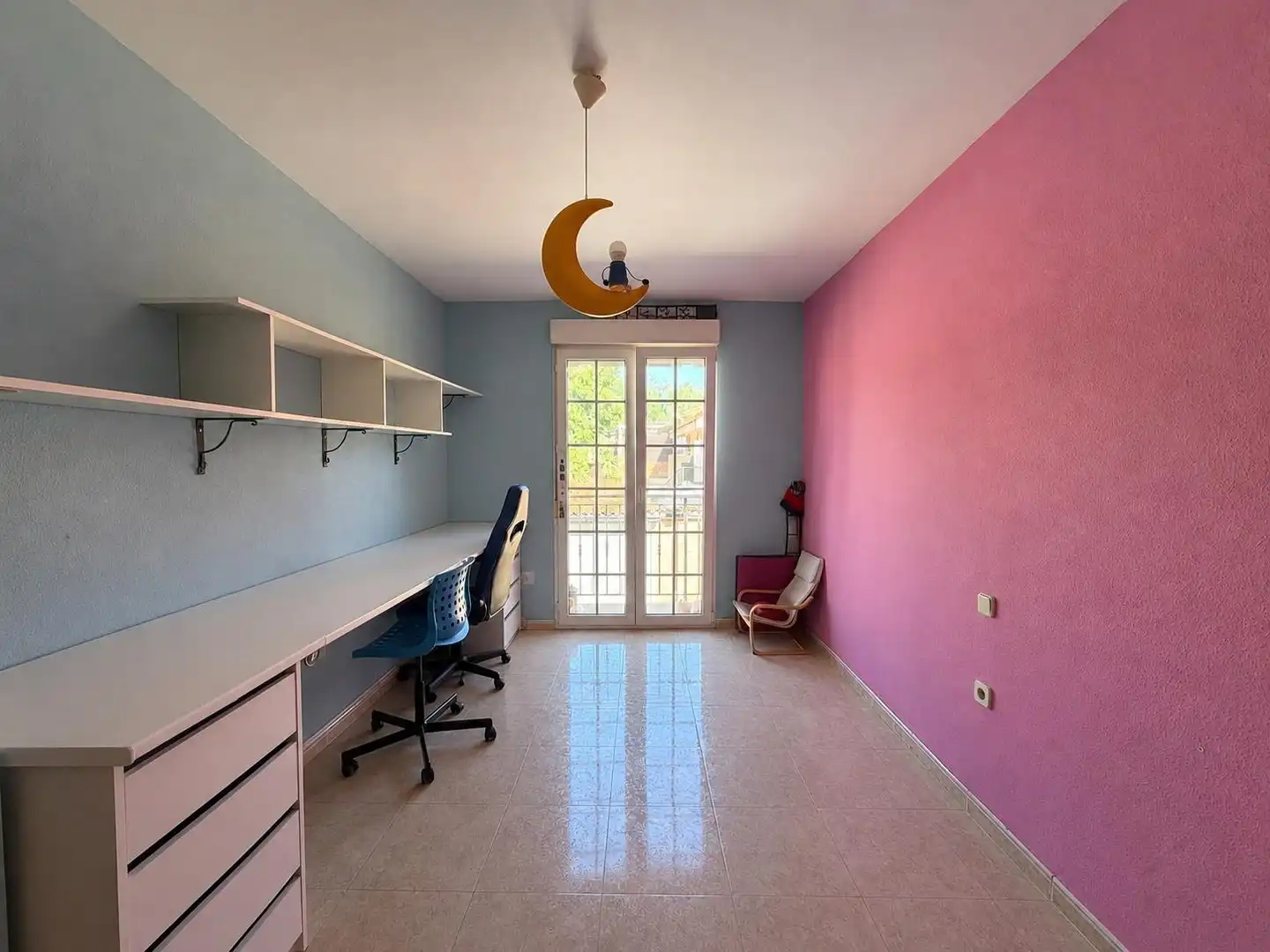Dormitori de Casa adosada en venda en San Martín de la Vega amb Aire condicionat, Calefacció i Moblat