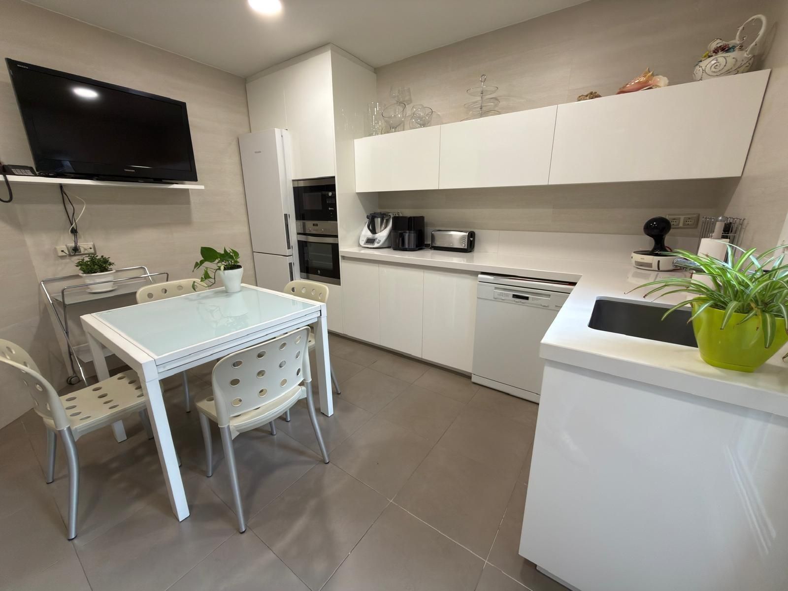 Cuina de Casa o xalet en venda en Igualada amb Aire condicionat, Calefacció i Terrassa