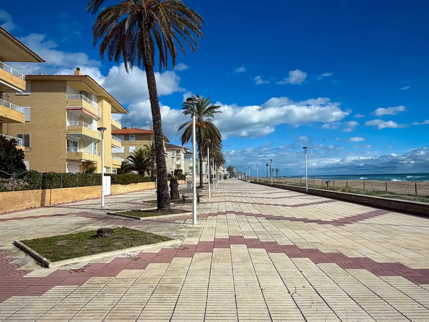 Vista exterior de Ático en venta en El Vendrell con Aire acondicionado, Calefacción y Terraza