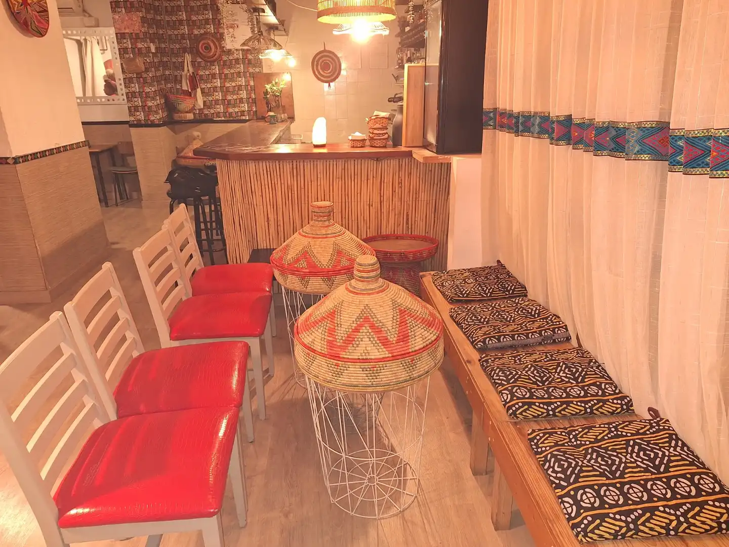Business premises for transfer in Sants - Montjuïc, imagen 2