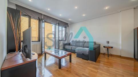 Foto 3 de Piso de alquiler en Ramiro I Rey, Vallobín, Oviedo