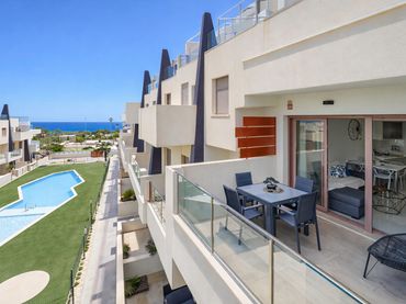 Maison mitoyenne avec piscine à vendre à Pueblo Latino