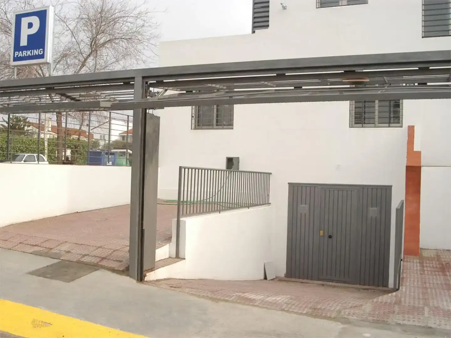 Vista exterior de Local en venda en Ciudad Aljarafe
