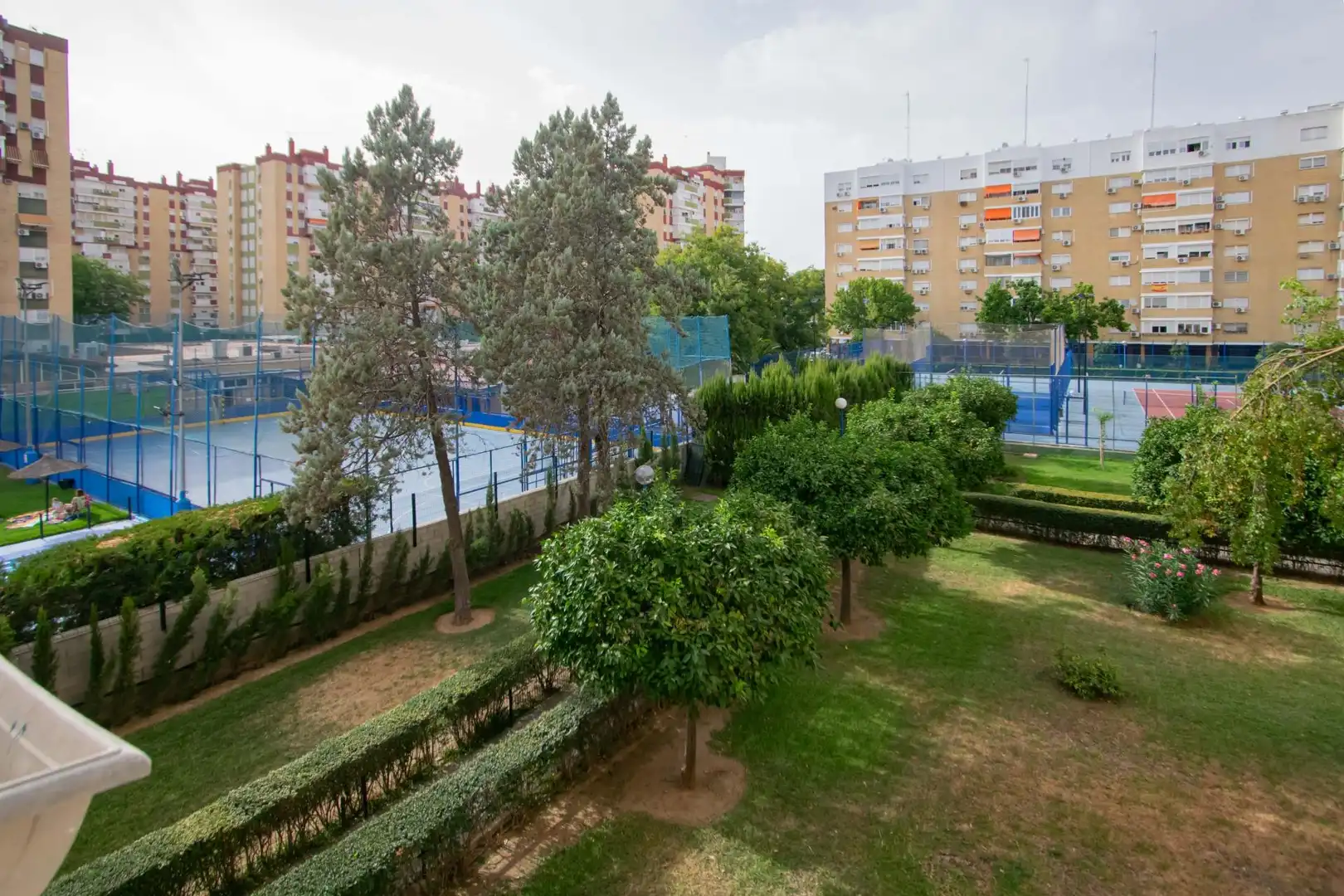 Terrassa de Pis en venda en Sevilla amb Aire condicionat, Calefacció i Piscina comunitària