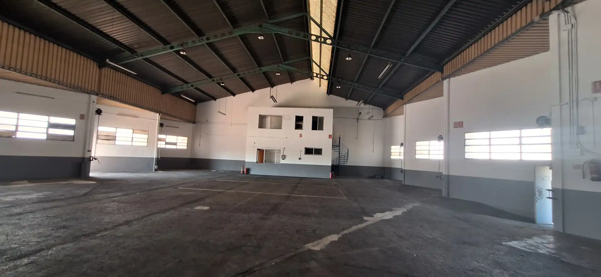 Industrial buildings for rent in Xirivella