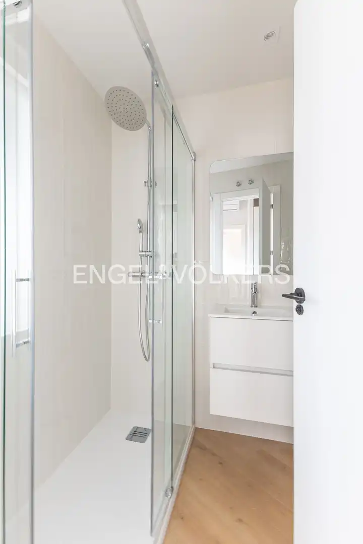 Bathroom of Flat for sale in Chamberí