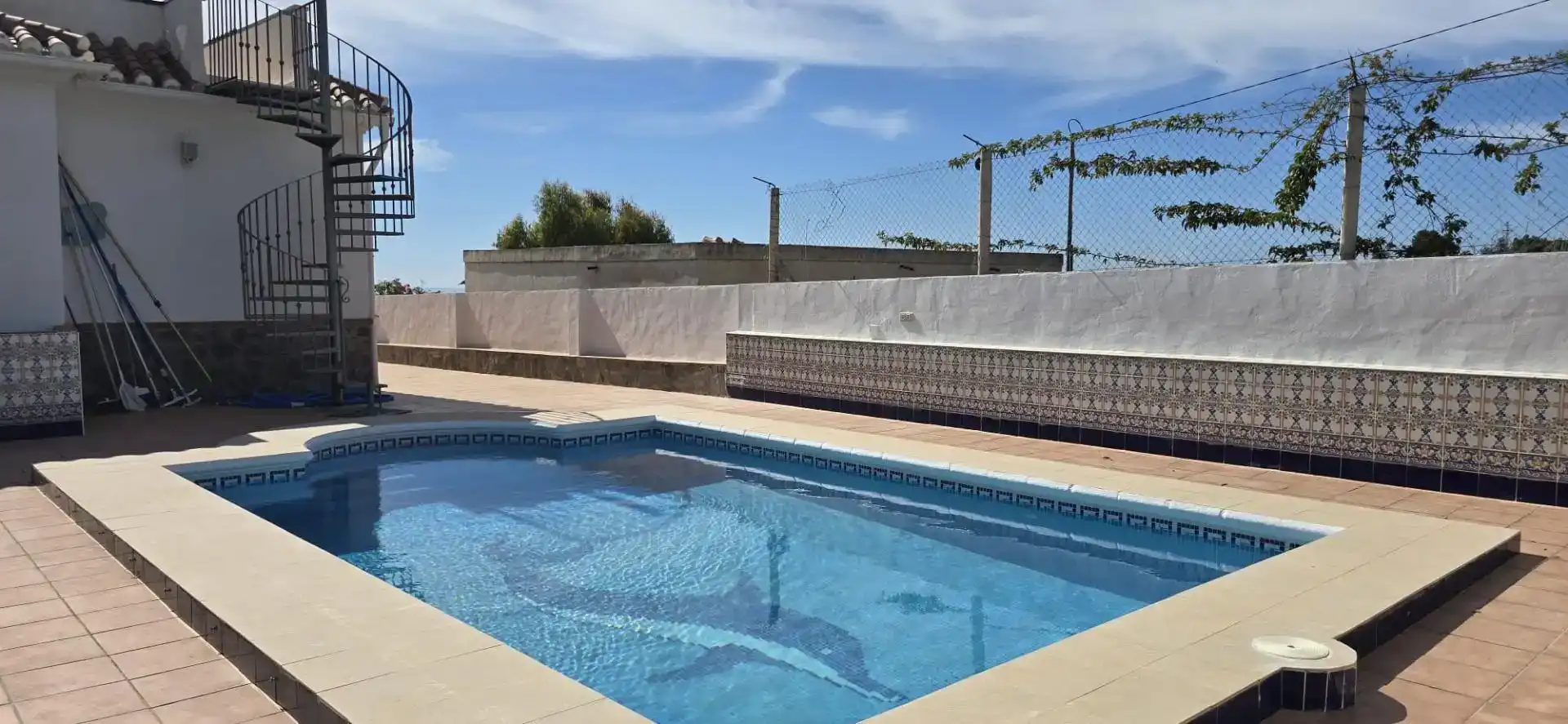 Piscina de Casa o xalet en venda en Avda Pescia - Ctra de Frigiliana