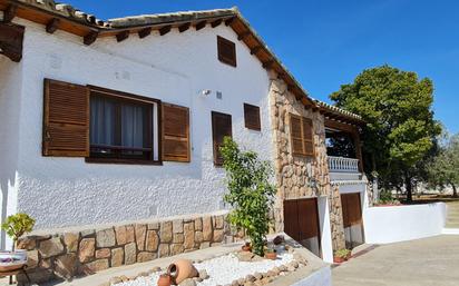 Vista exterior de Casa o xalet en venda en Escalona amb Terrassa i Piscina