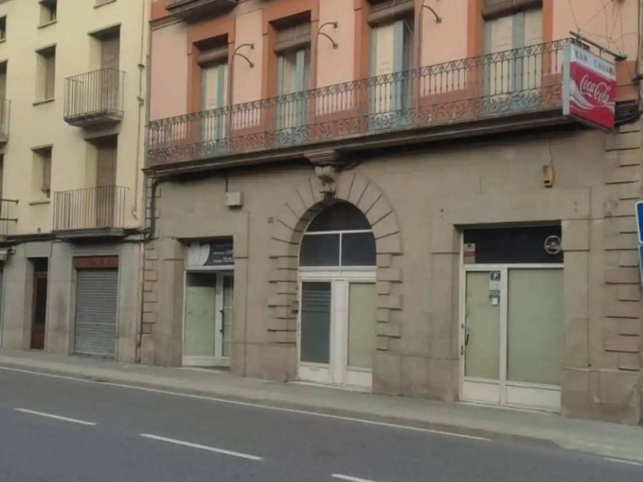 Vista exterior de Edifici en venda en Ponts